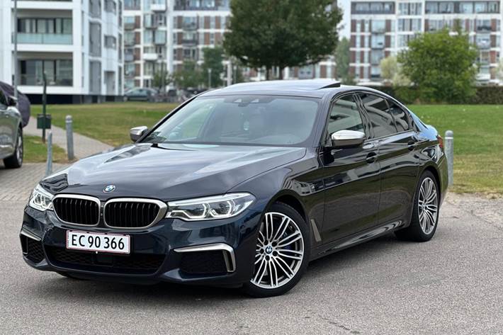 Sort BMW M550i fra 2019