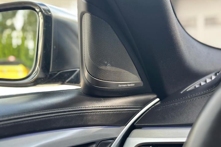 Sort BMW M550i fra 2019