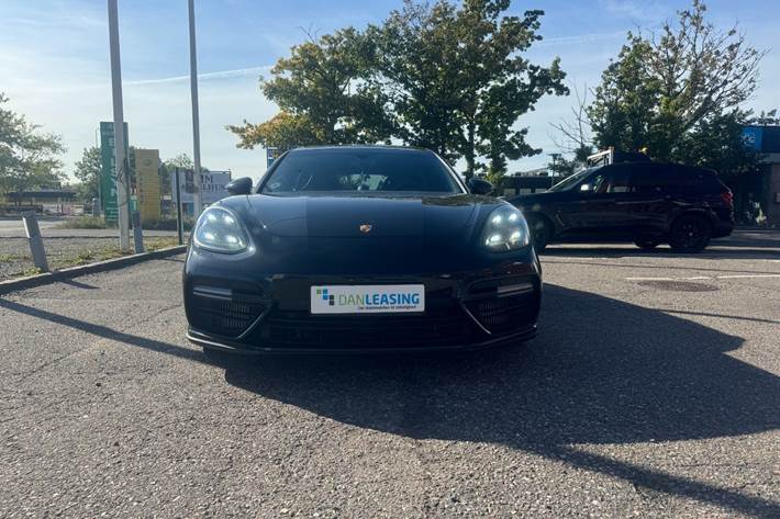 Sort Porsche Panamera Turbo S fra 2019