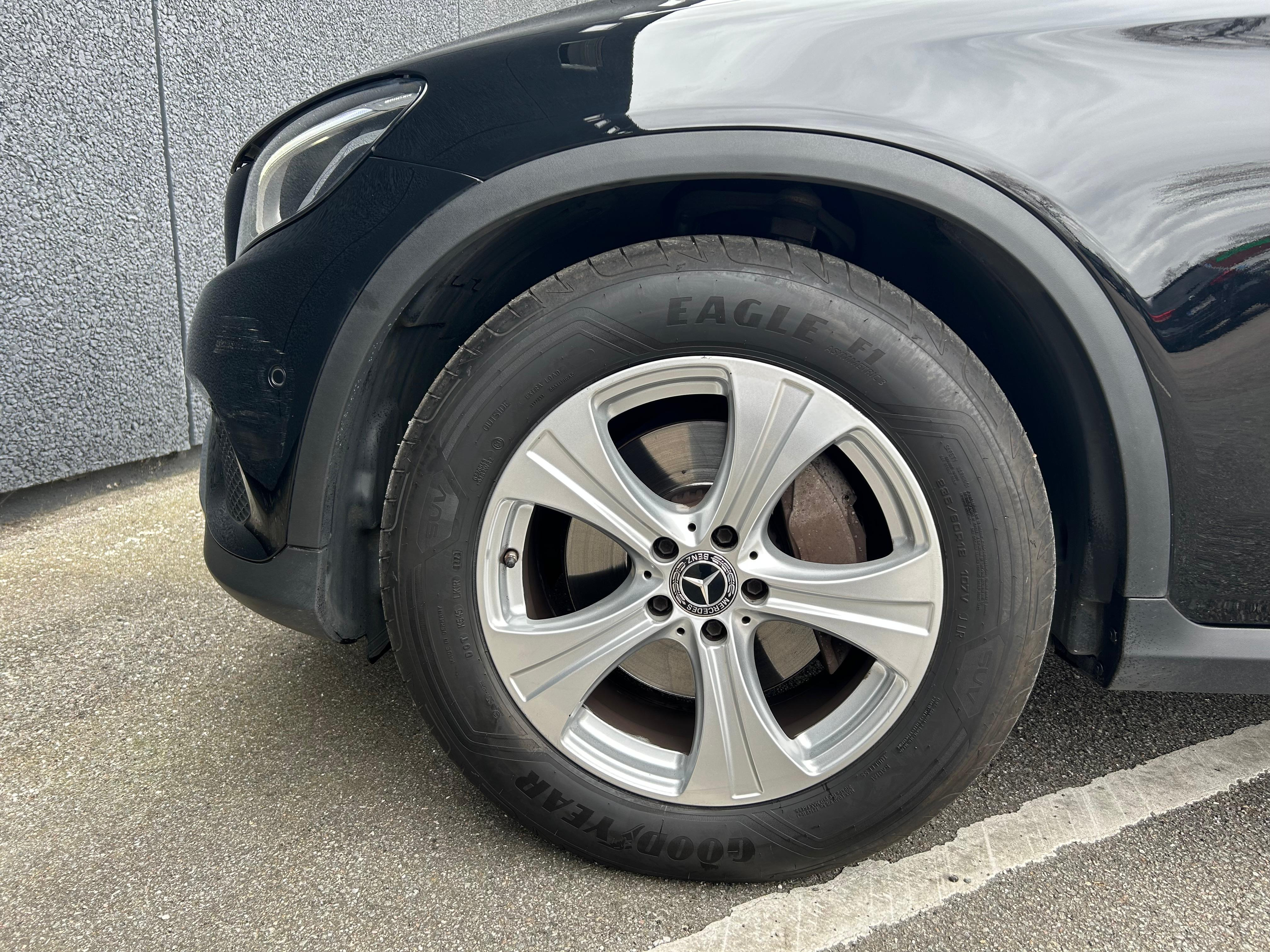 Sort Mercedes GLC220 d fra 2017