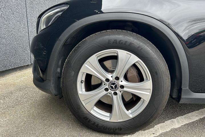 Sort Mercedes GLC220 d fra 2017