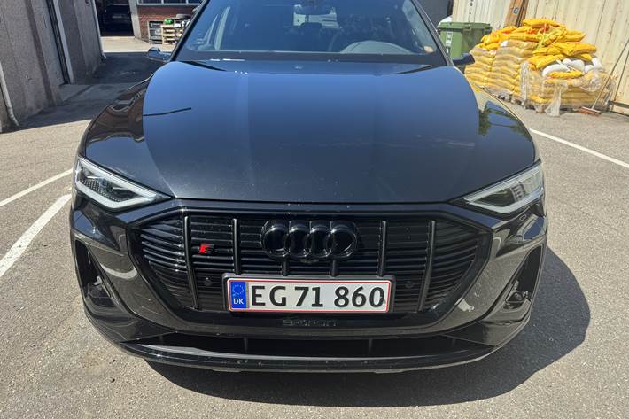 Sort Audi e-tron S fra 2022