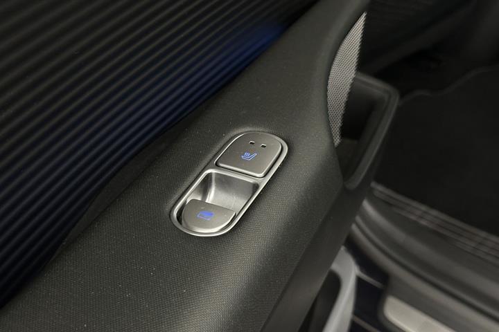 Blå Hyundai Ioniq 6 fra 2023