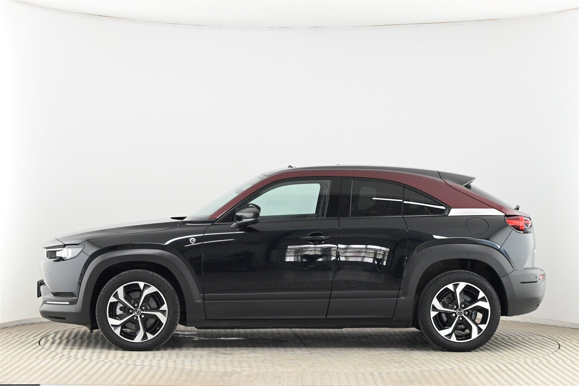 Sort Mazda MX-30 fra 2023