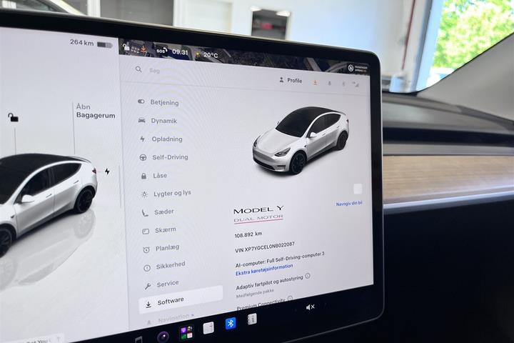 Hvid Tesla Model Y fra 2022