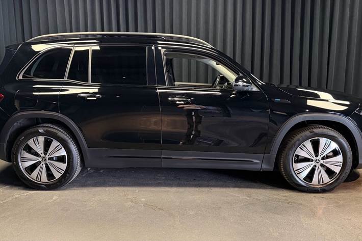Sort Mercedes EQB 250 fra 2022