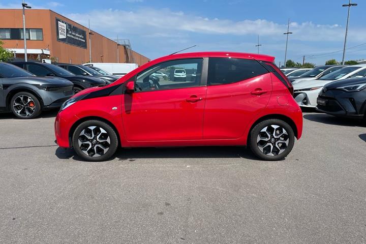 Rød Toyota Aygo fra 2020