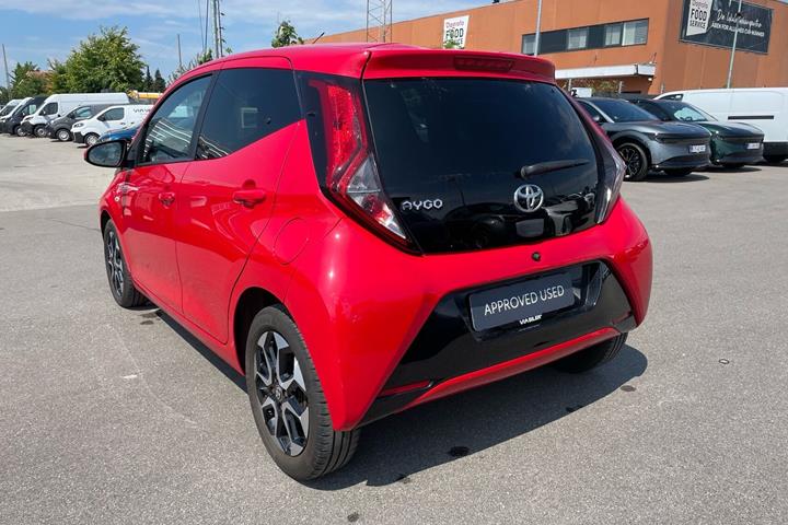 Rød Toyota Aygo fra 2020