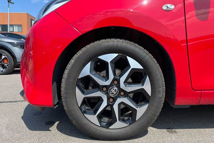 Rød Toyota Aygo fra 2020