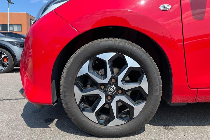 Rød Toyota Aygo fra 2020