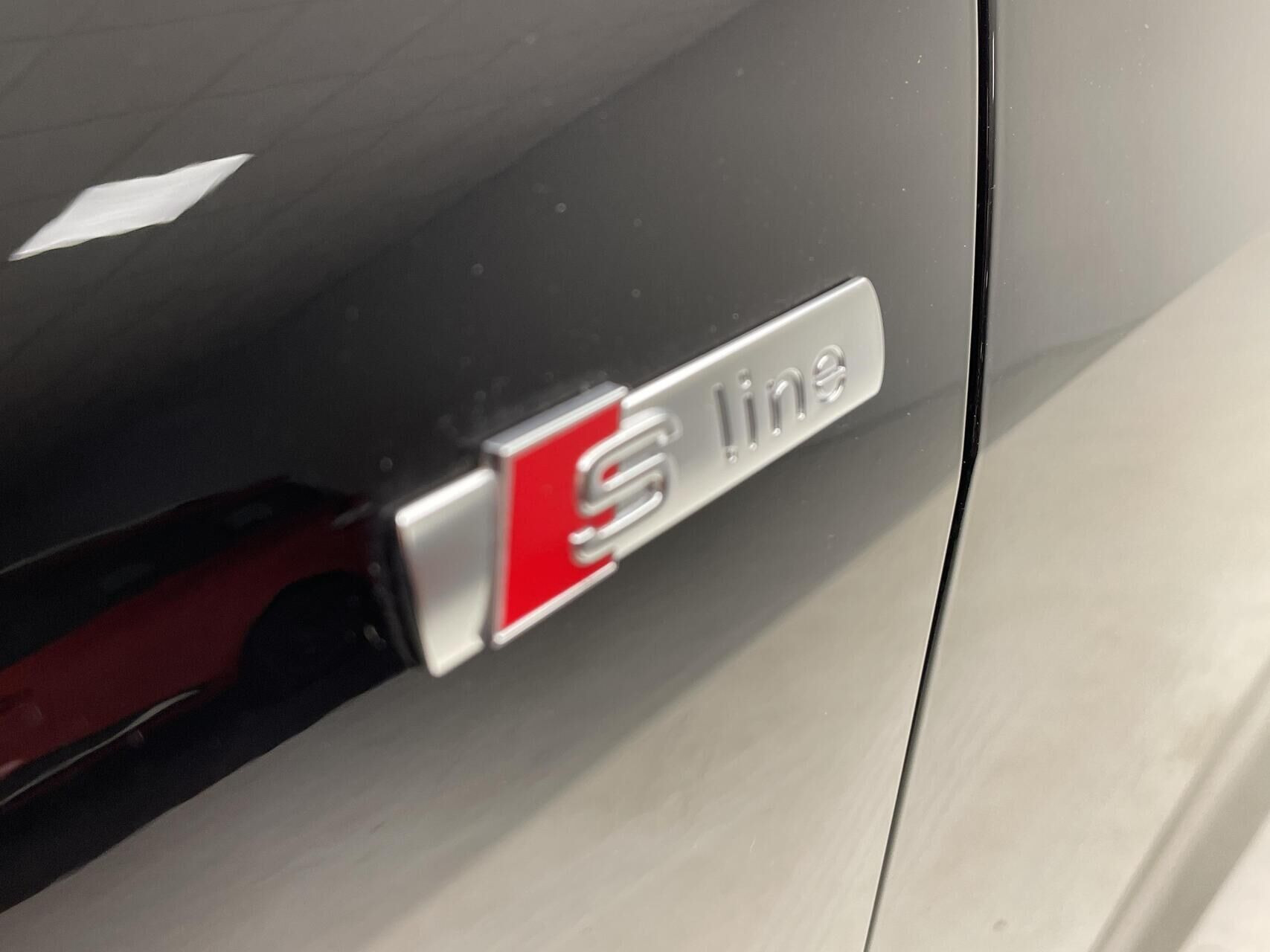 Sort Audi Q4 fra 2026