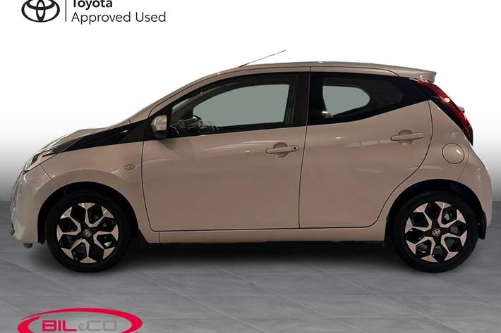 Sølv Toyota Aygo fra 2019