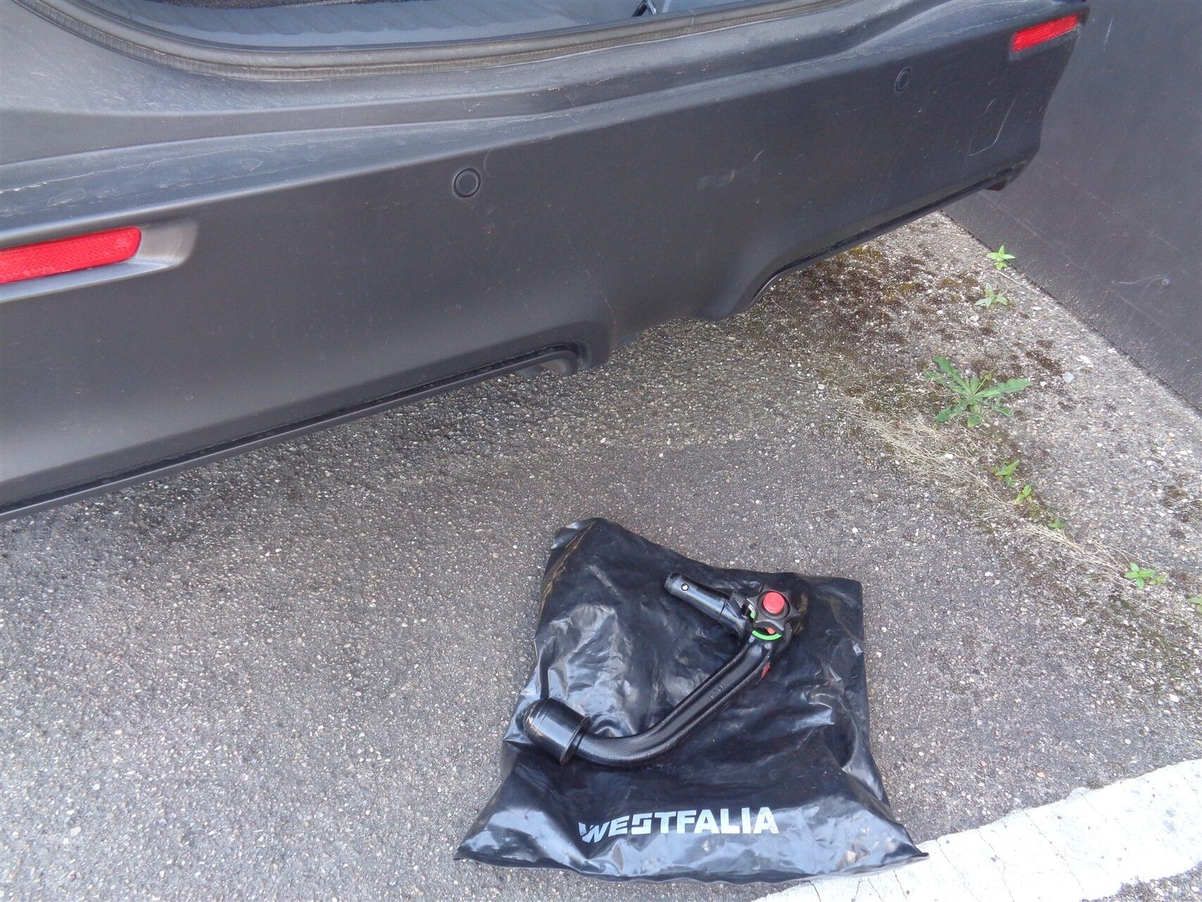 Sort Subaru Solterra fra 2024 set udefra