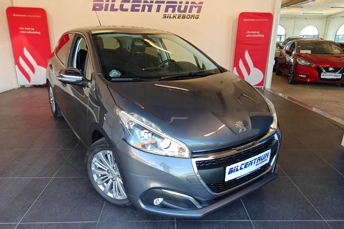 Grå Peugeot 208 fra 2018