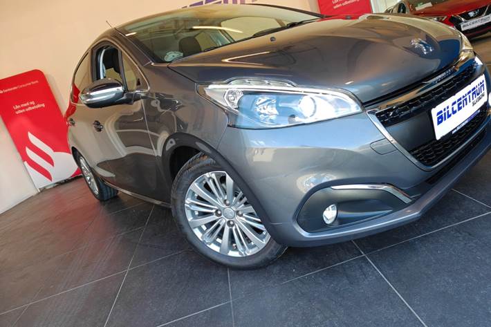 Grå Peugeot 208 fra 2018