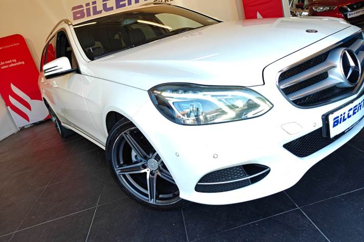 Hvid Mercedes E220 fra 2014