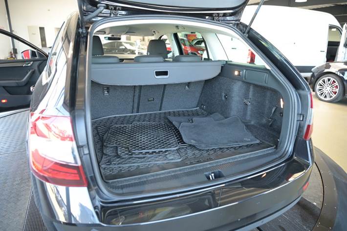 Sort Skoda Octavia fra 2018