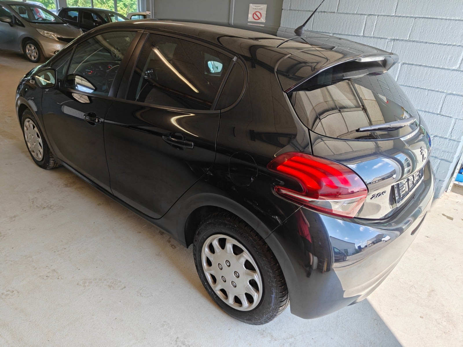 undefined Peugeot 208 fra 2016