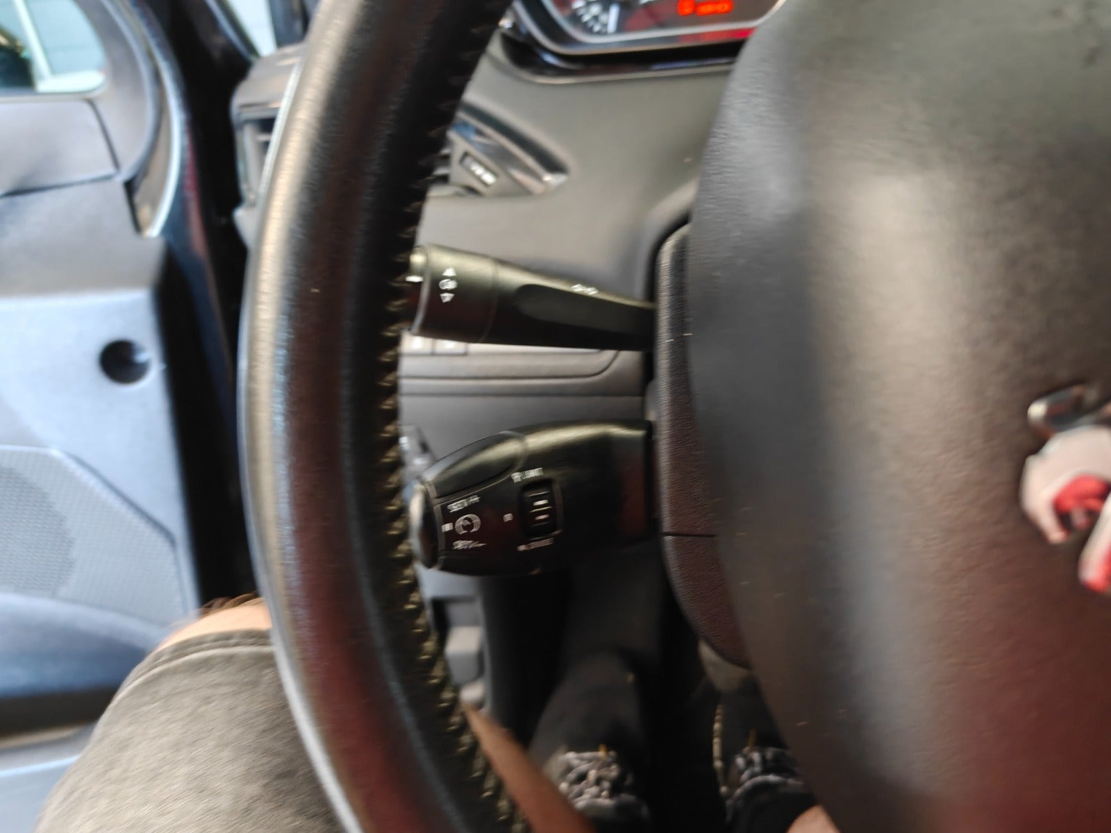 undefined Peugeot 208 fra 2016