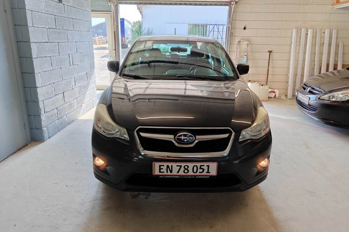 Gul Subaru XV fra 2012