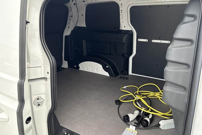Hvid VW ID.Buzz fra 2023