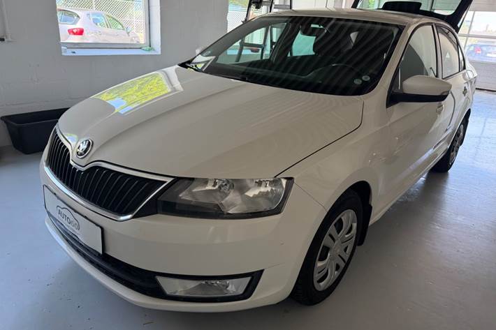 Hvid Skoda Rapid fra 2016