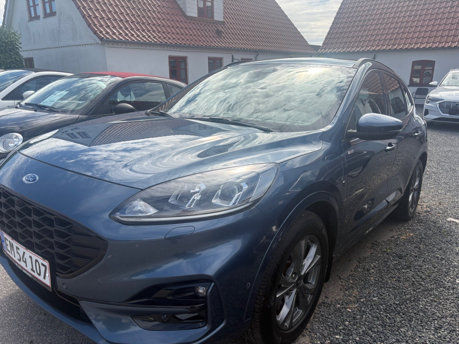 Blå Ford Kuga fra 2020