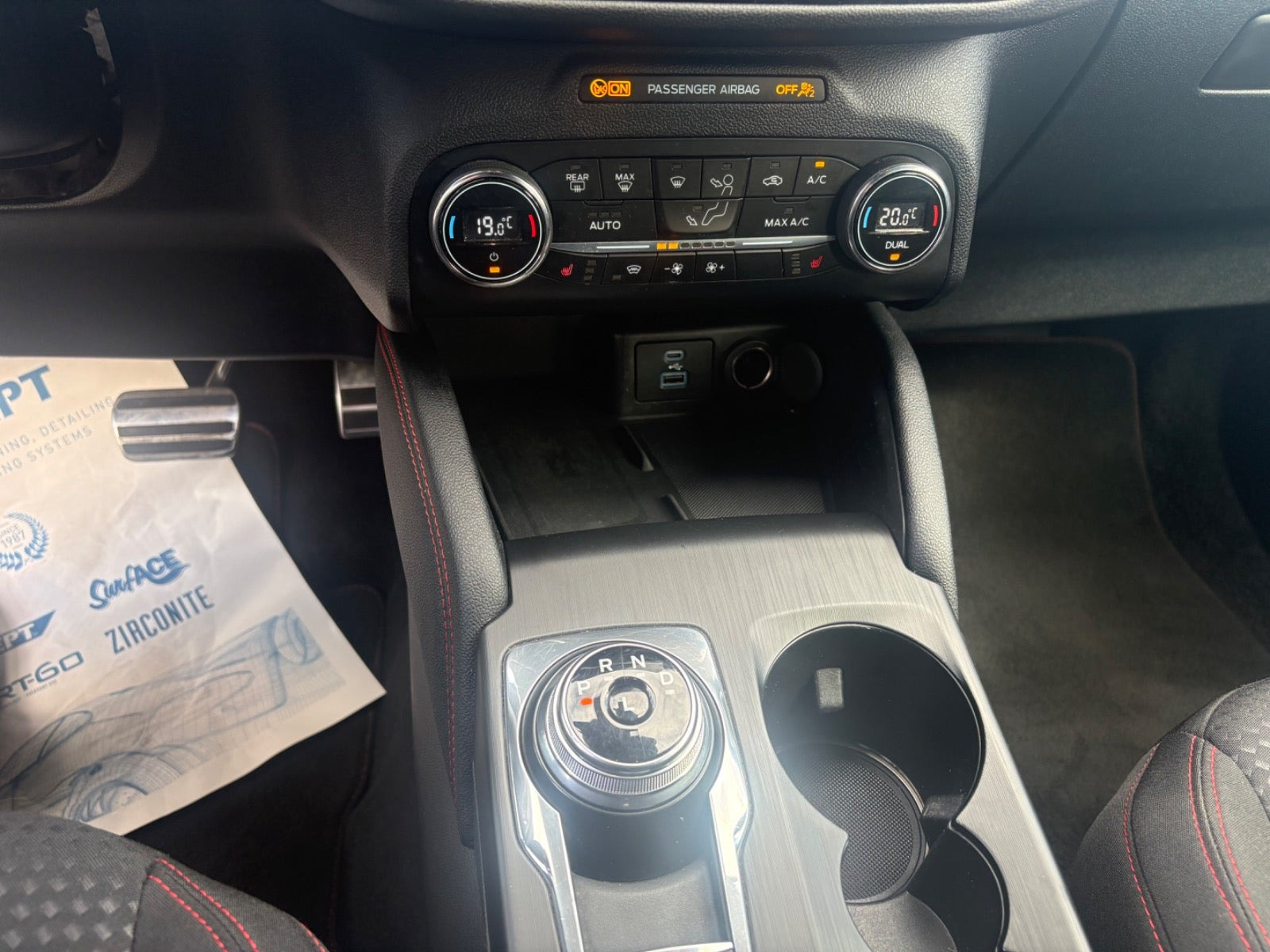 Blå Ford Kuga fra 2020