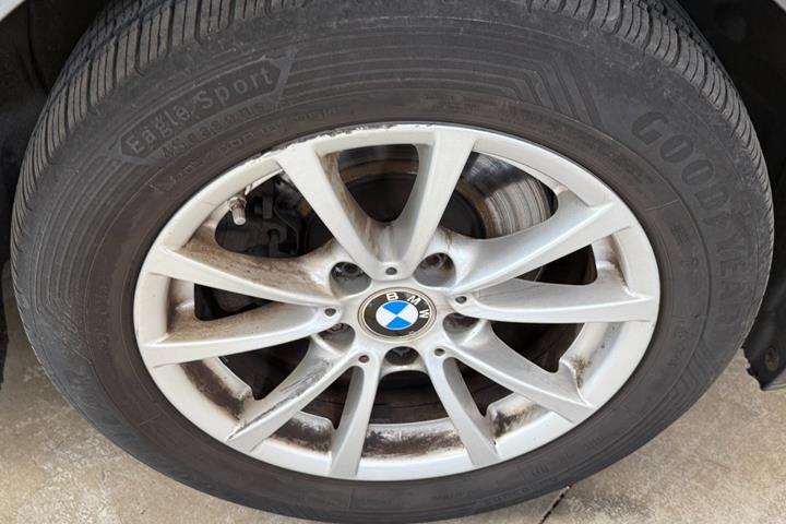 Sort BMW 320d fra 2017