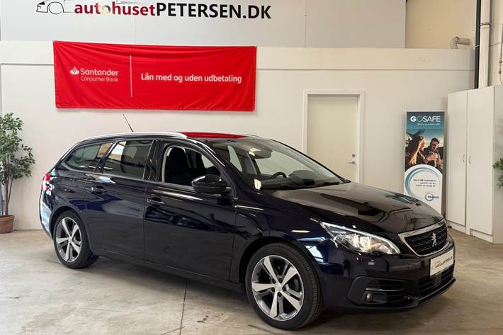 Lilla Peugeot 308 fra 2018