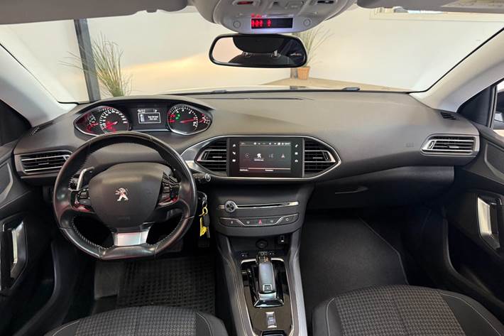 Lilla Peugeot 308 fra 2018