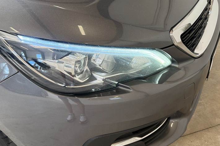 Sort Peugeot 308 fra 2019