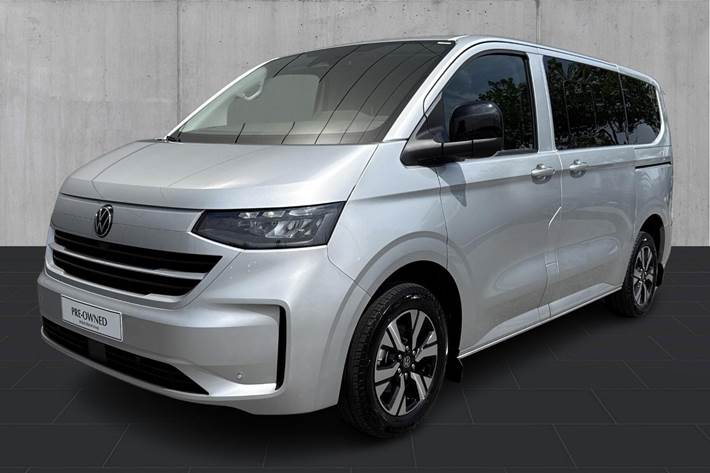 Sølv VW e-Caravelle fra 2025 set udefra