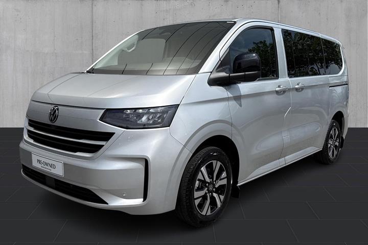Sølv VW e-Caravelle fra 2025 set udefra