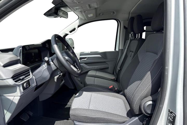 Sølv VW e-Caravelle fra 2025