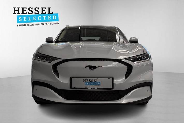 Hvid Ford Mustang Mach-E fra 2021