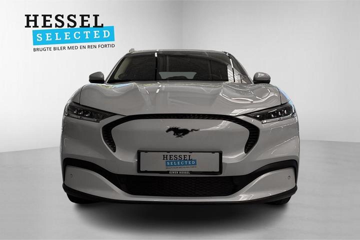 Hvid Ford Mustang Mach-E fra 2021