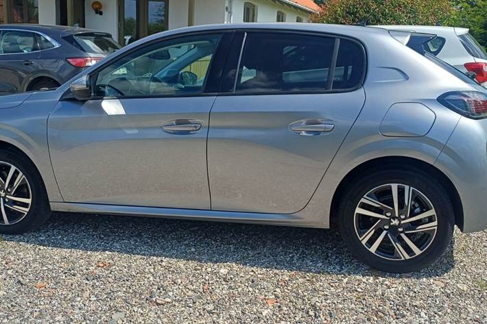 undefined Peugeot 208 fra 2021