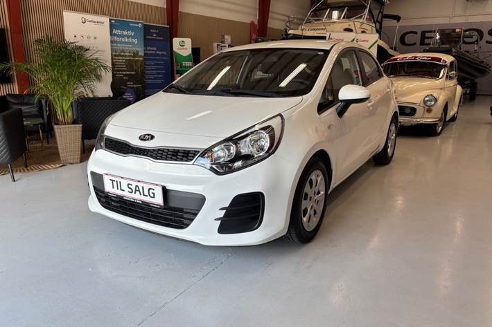 Hvid Kia Rio fra 2016