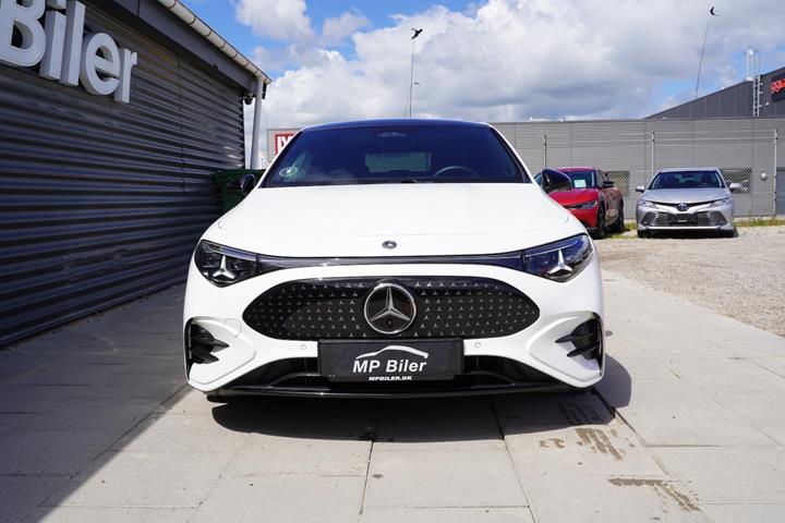 Hvid Mercedes CLA250+ fra 2025