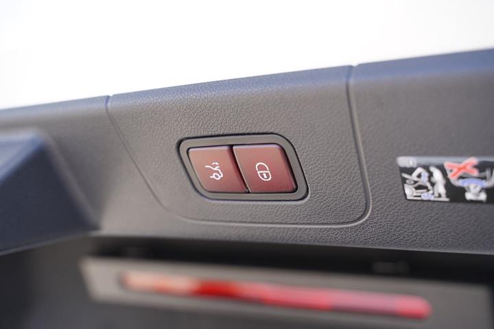 Hvid Mercedes CLA250+ fra 2025