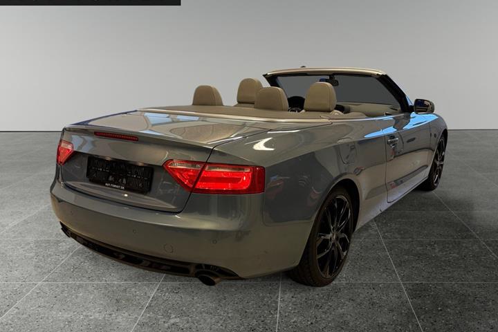 Blå Audi A5 fra 2010