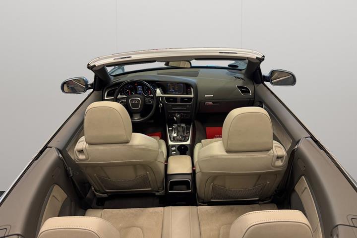 Blå Audi A5 fra 2010