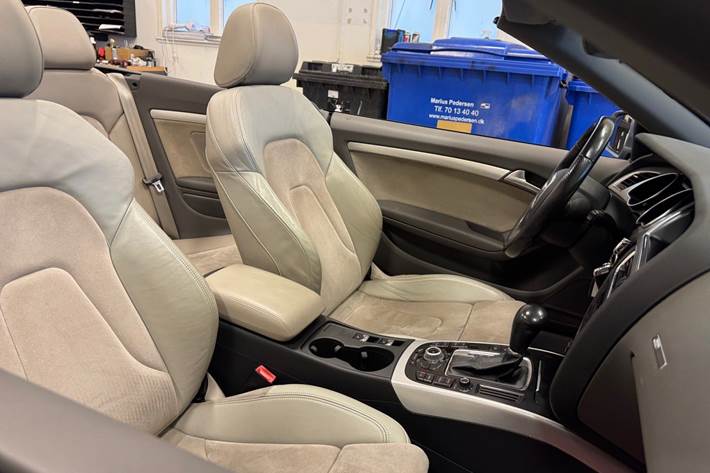 Blå Audi A5 fra 2010