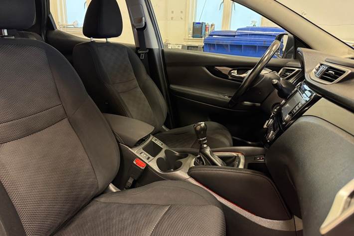 Sort Nissan Qashqai fra 2017