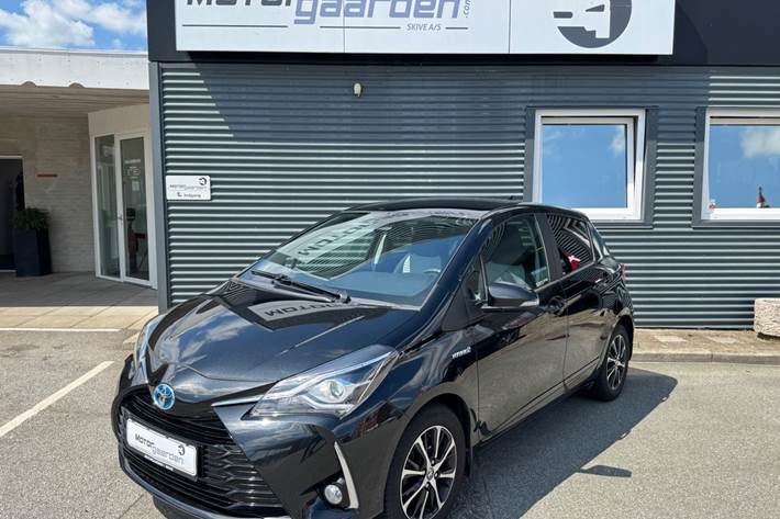 Sort Toyota Yaris fra 2020