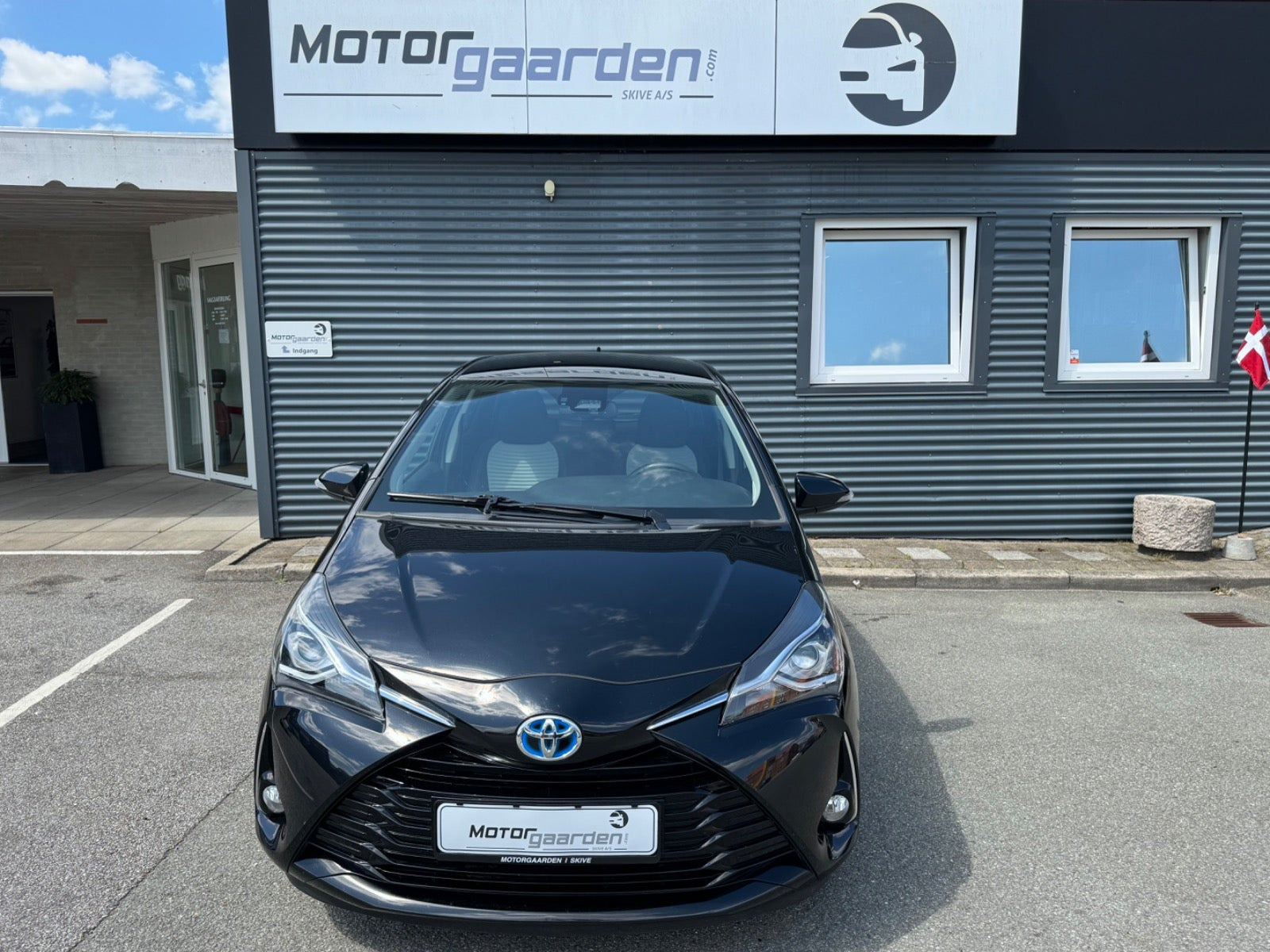 Sort Toyota Yaris fra 2020
