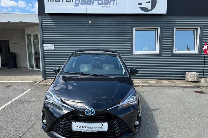 Sort Toyota Yaris fra 2020