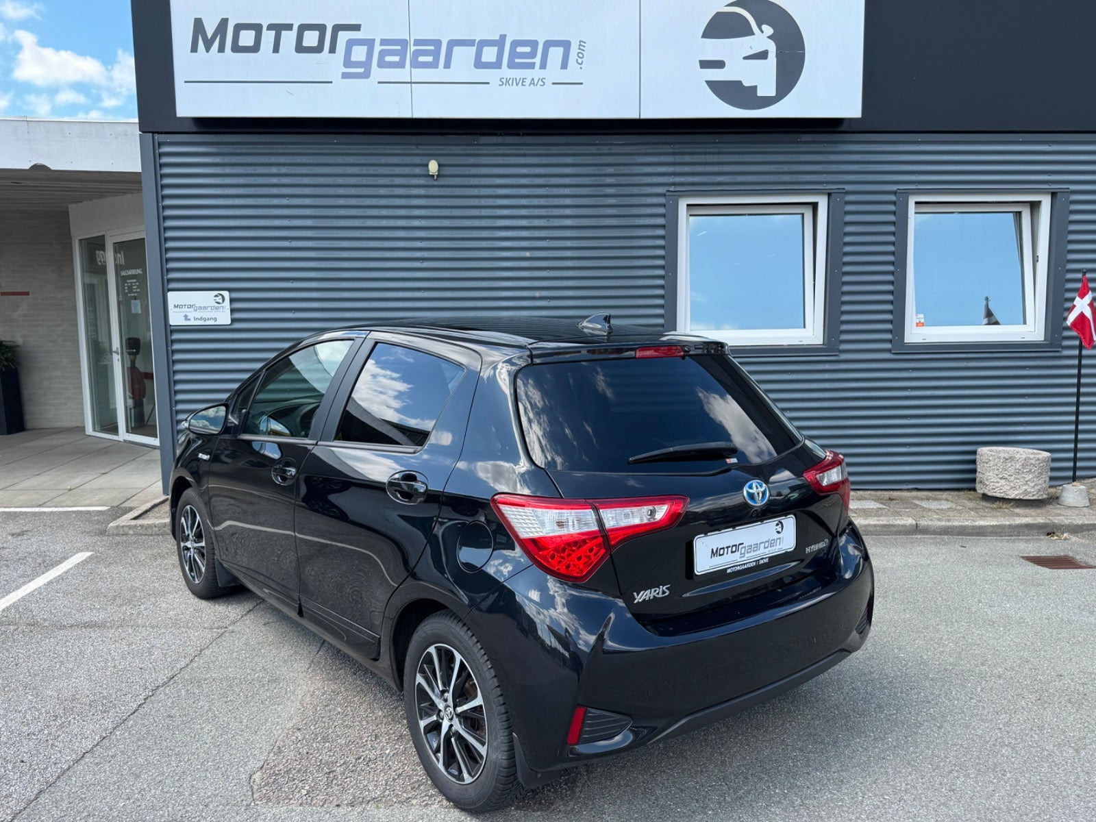 Sort Toyota Yaris fra 2020