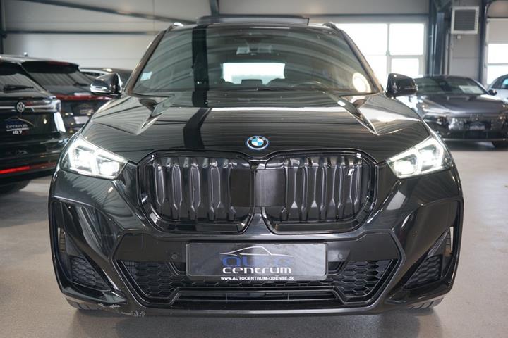 Sort BMW iX1 fra 2023